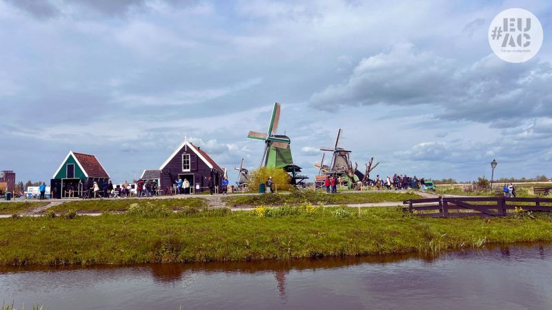 molinos tulipanes y los pueblos más bonitos de Países Bajos