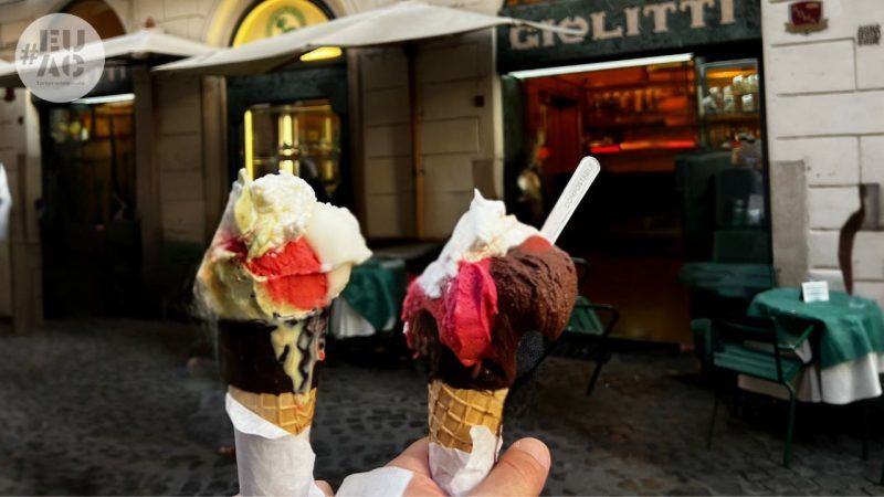 Rome, Giolitti ice cream parlor