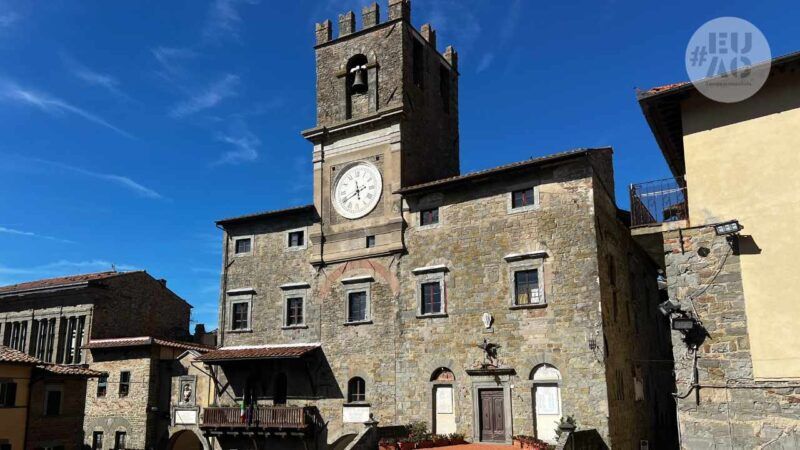Cortona , Bajo el sol de la Toscana