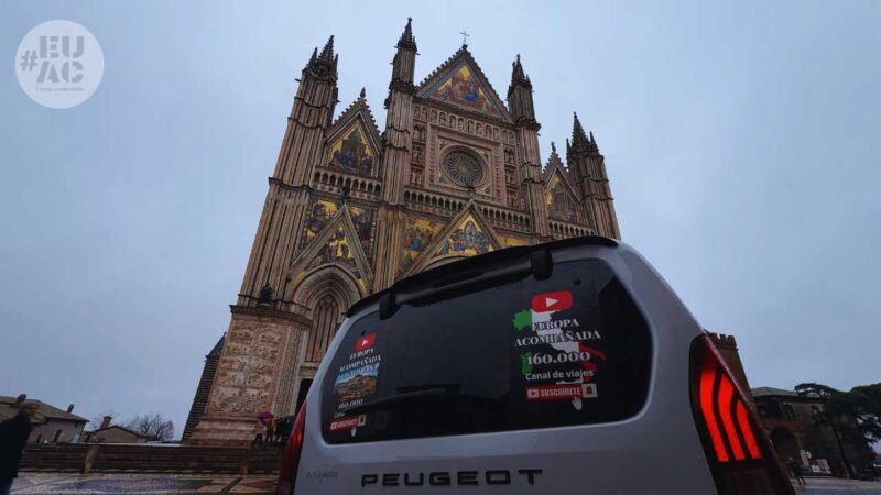 Rent a car with Trayectis to explore Italy